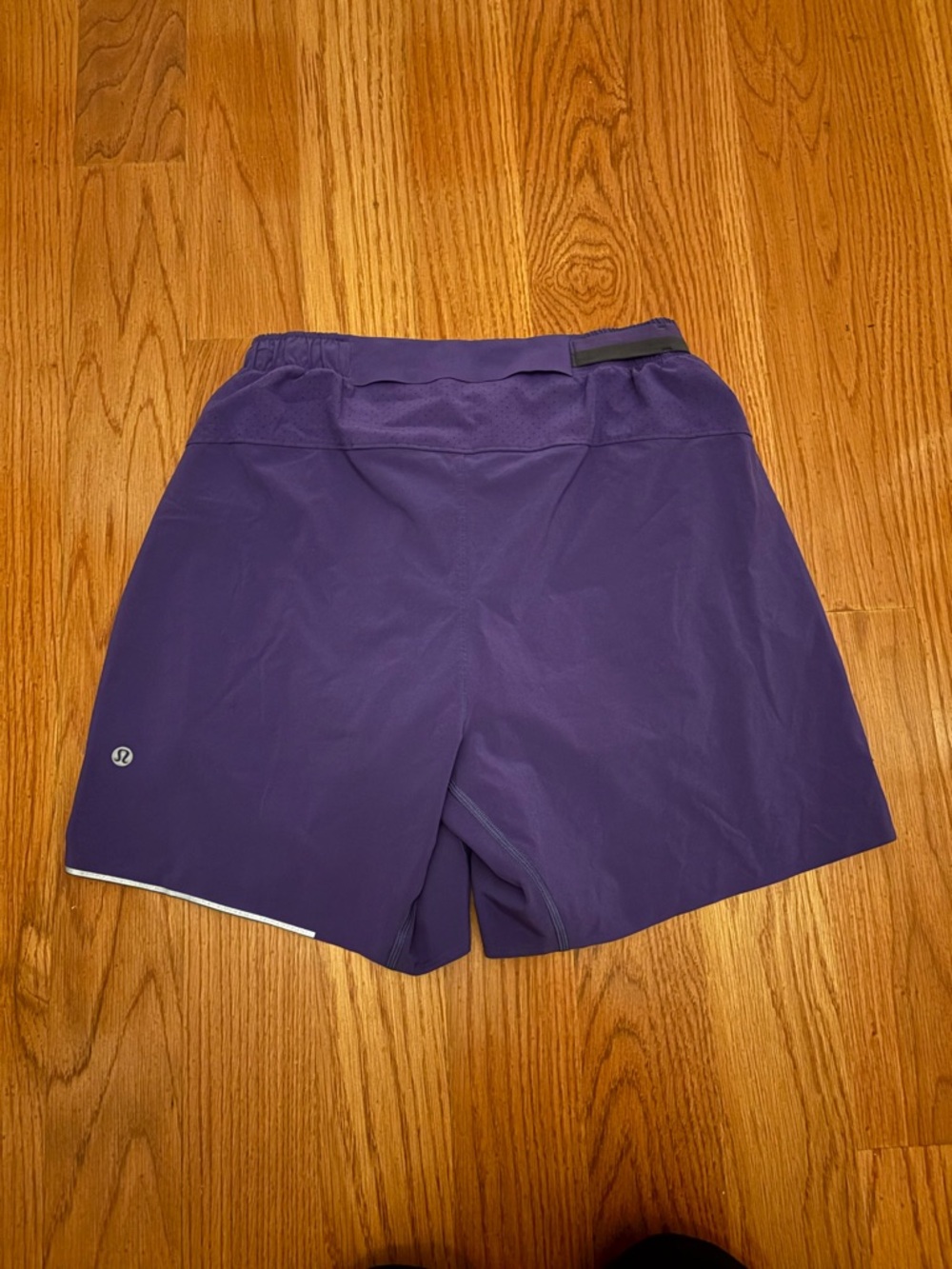 Lululemon Surge Shorts Purple - Picture 2 of 4